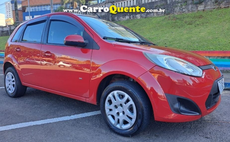 Ford FIESTA 1.6 ROCAM SE SEDAN 8V FLEX 4P MANUAL - Loja