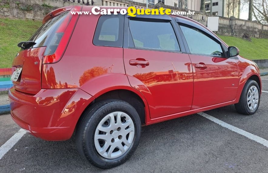 Ford FIESTA 1.6 ROCAM SE SEDAN 8V FLEX 4P MANUAL - Loja