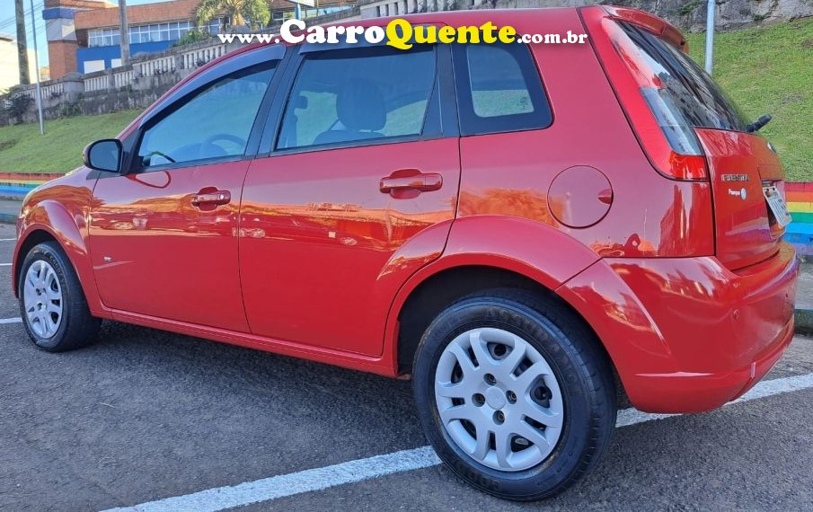 Ford FIESTA 1.6 ROCAM SE SEDAN 8V FLEX 4P MANUAL - Loja