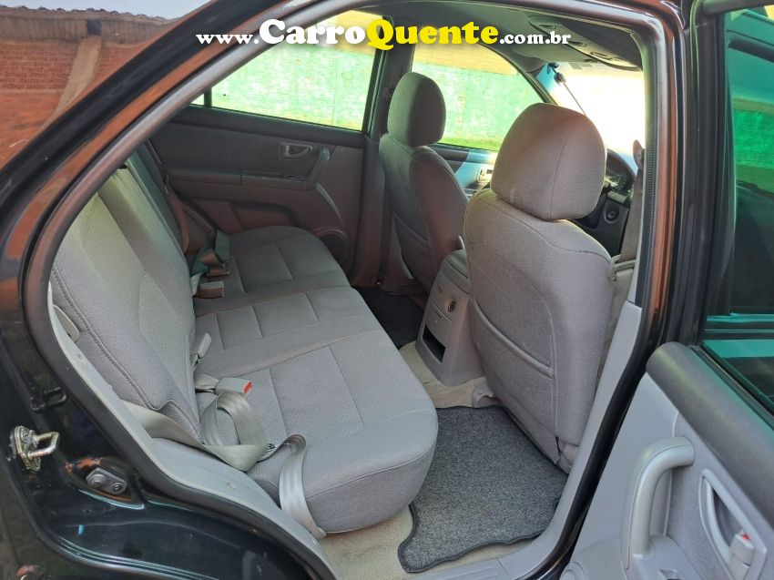 KIA SORENTO 2.5 LX 4X4 16V DIESEL 4P MANUAL - Loja