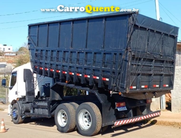 Volvo Vm 260 VM 260 6x2 Caçamba - Loja