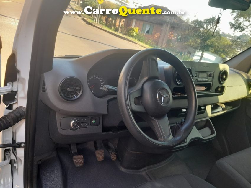 Mercedes-Benz SPRINTER 2.2 CDI DIESEL CHASSIS 516 EXTRA LONGO MANUAL - Loja