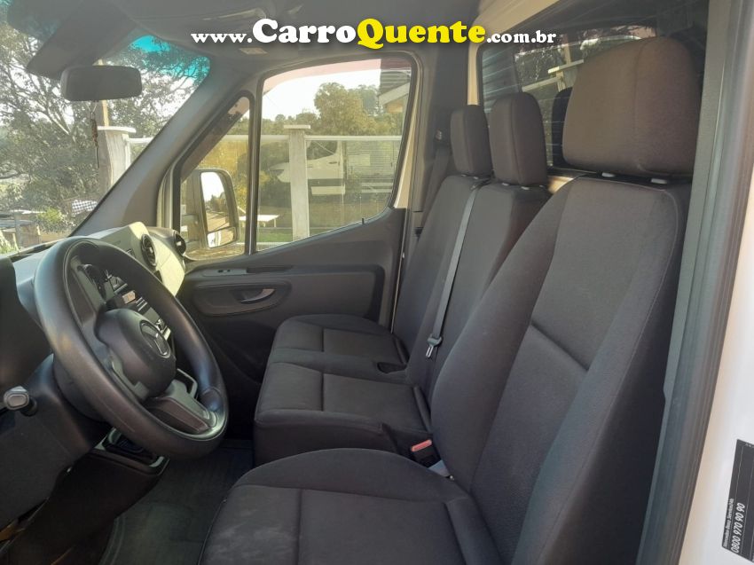 Mercedes-Benz SPRINTER 2.2 CDI DIESEL CHASSIS 516 EXTRA LONGO MANUAL - Loja