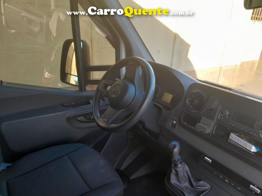 Mercedes-Benz SPRINTER 2.2 CDI DIESEL CHASSIS 516 EXTRA LONGO MANUAL - Loja