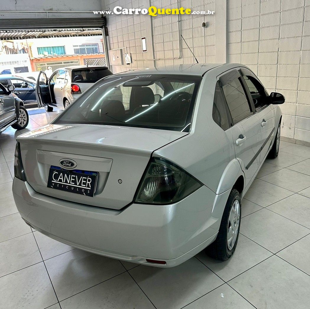 FORD FIESTA 1.6 SE SEDAN 16V - Loja