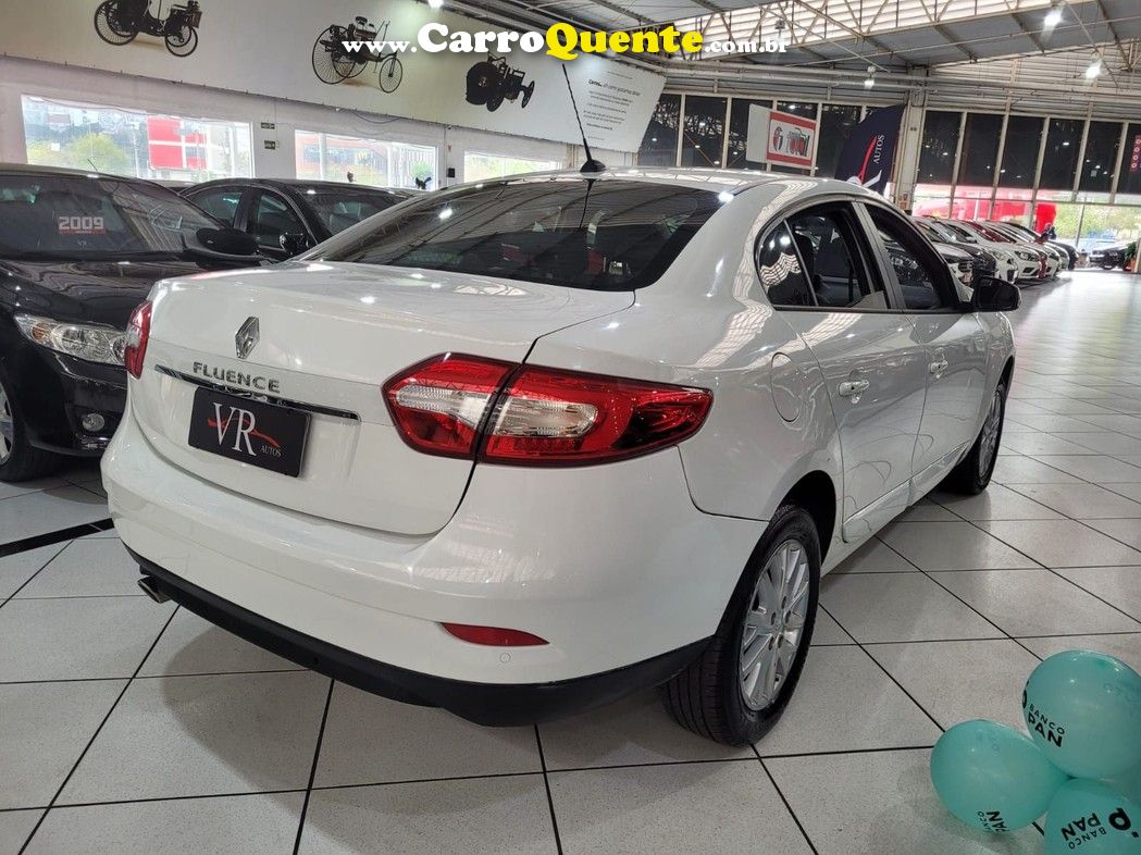 RENAULT FLUENCE 2.0 DYNAMIQUE 16V KM 82.000 NOVO - Loja