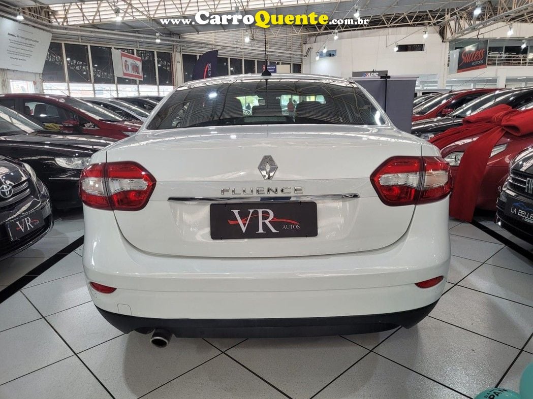 RENAULT FLUENCE 2.0 DYNAMIQUE 16V KM 82.000 NOVO - Loja