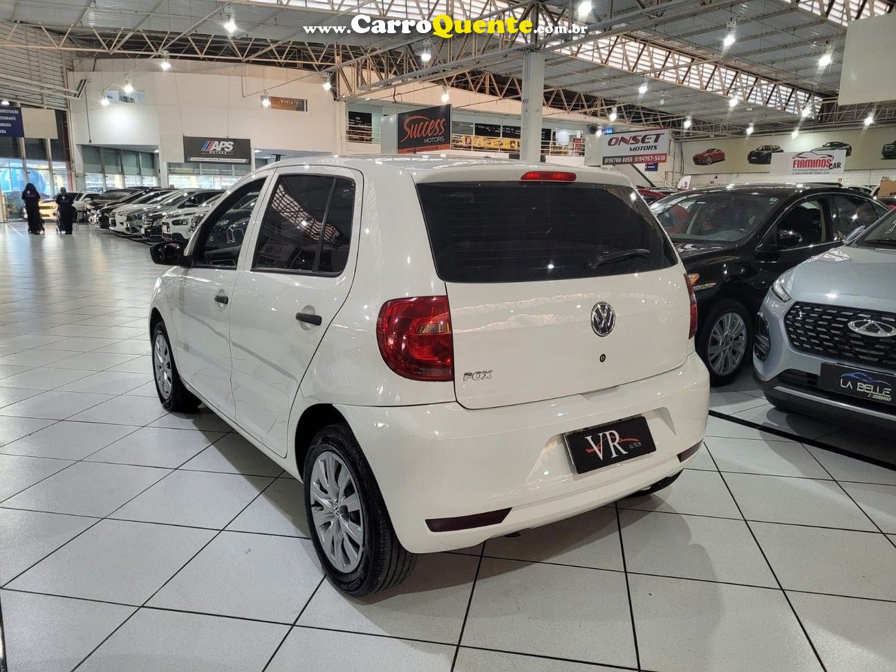 VOLKSWAGEN FOX 1.0 MI TREND 8V  KM 60.000 MUITO NOVO - Loja