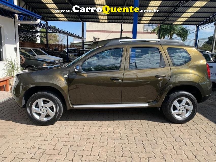 Renault DUSTER 1.6 DYNAMIQUE 4X2 16V FLEX 4P MANUAL - Loja