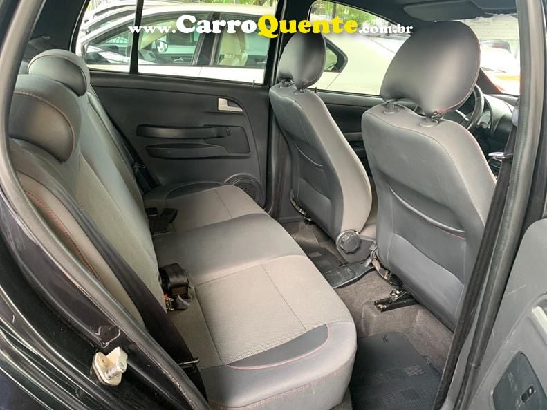 Volkswagen FOX 1.0 MI BLACKFOX 8V FLEX 4P MANUAL - Loja