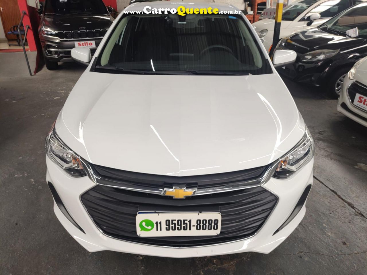 CHEVROLET   ONIX HATCH LT 1.0 12V FLEX 5P MEC.   BRANCO 2023 1.0 FLEX - Loja