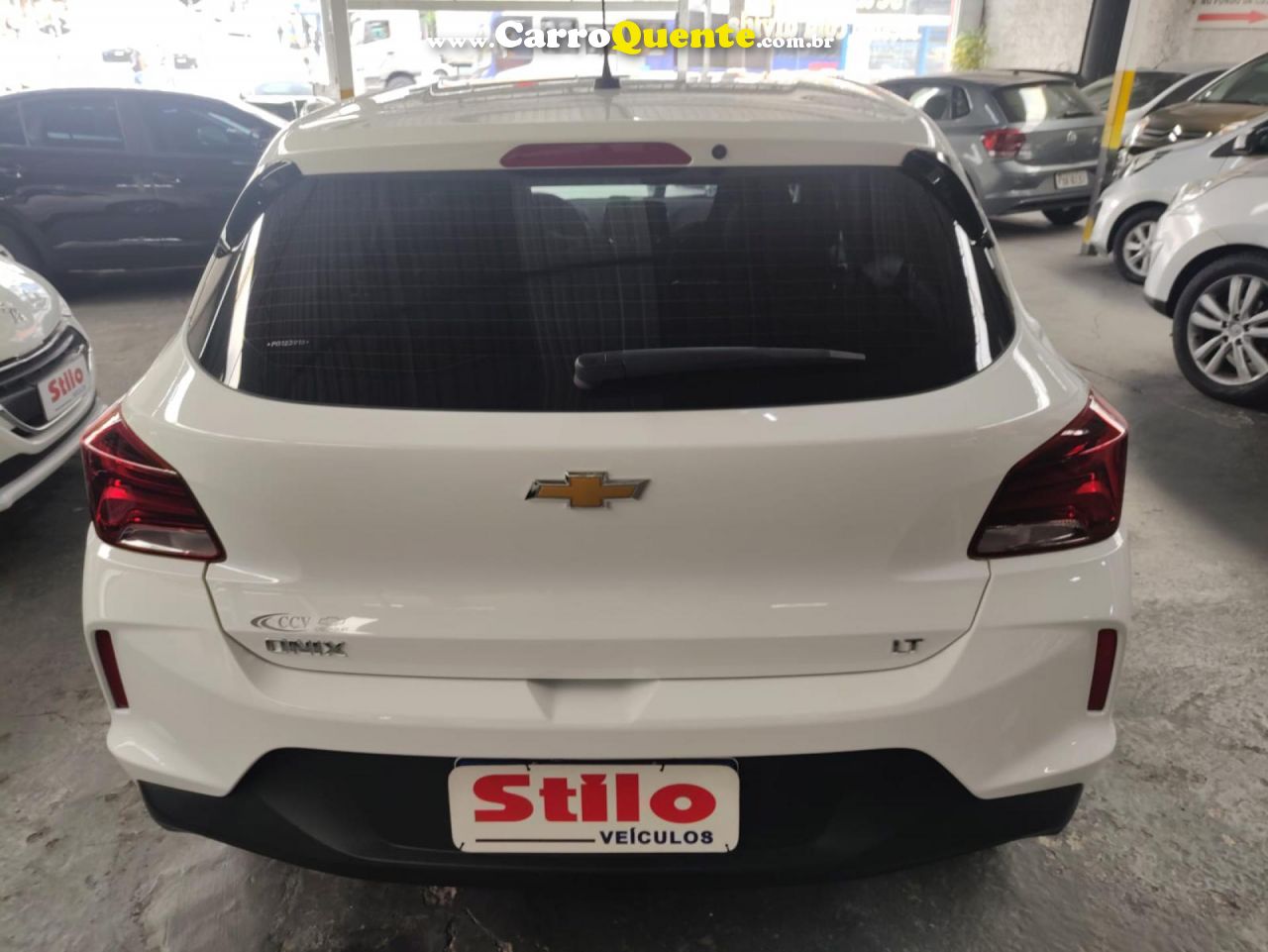 CHEVROLET   ONIX HATCH LT 1.0 12V FLEX 5P MEC.   BRANCO 2023 1.0 FLEX - Loja