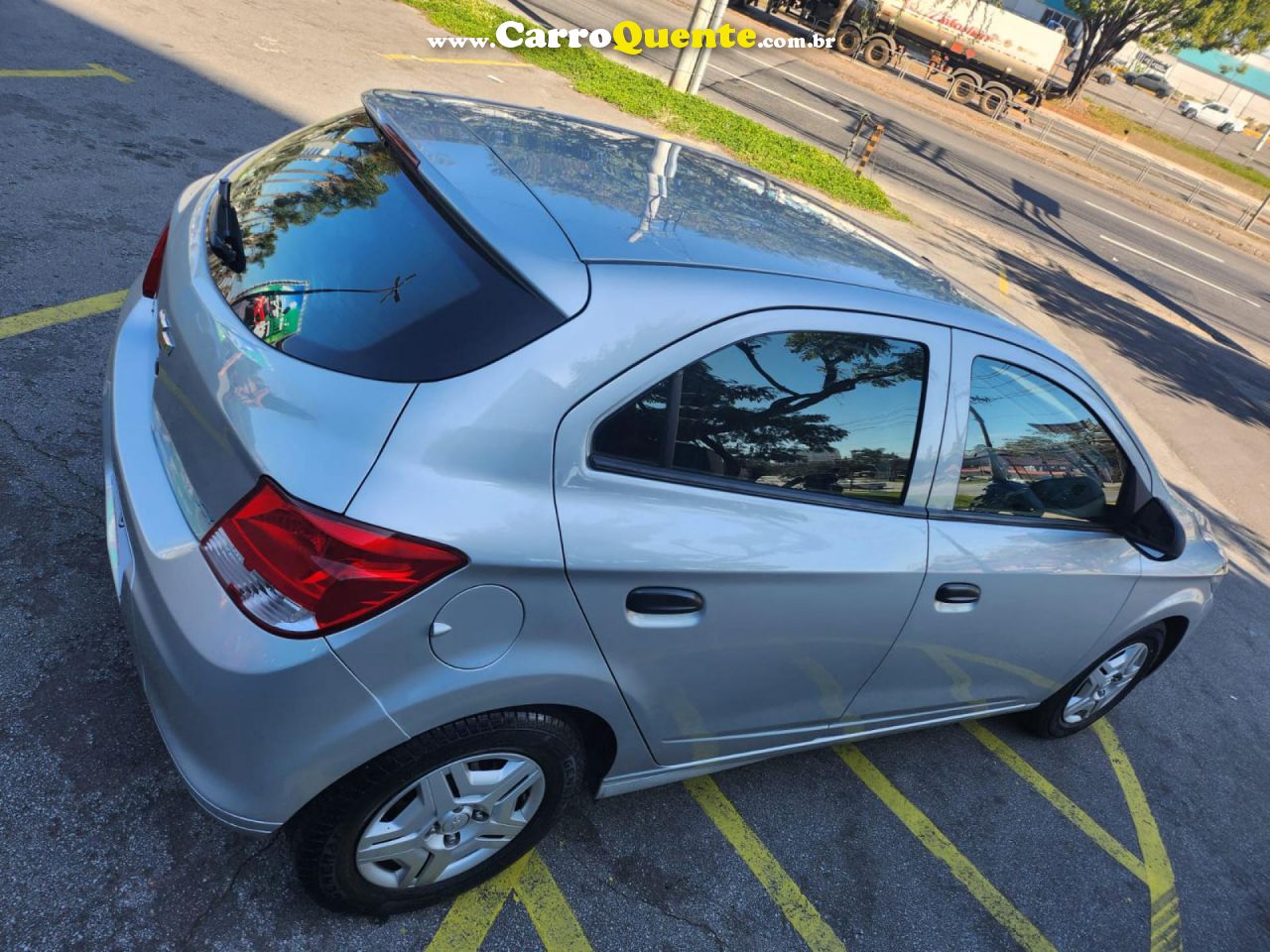 CHEVROLET   ONIX HATCH JOY 1.0 8V FLEX 5P MEC.   PRATA 2018 1.0 FLEX - Loja