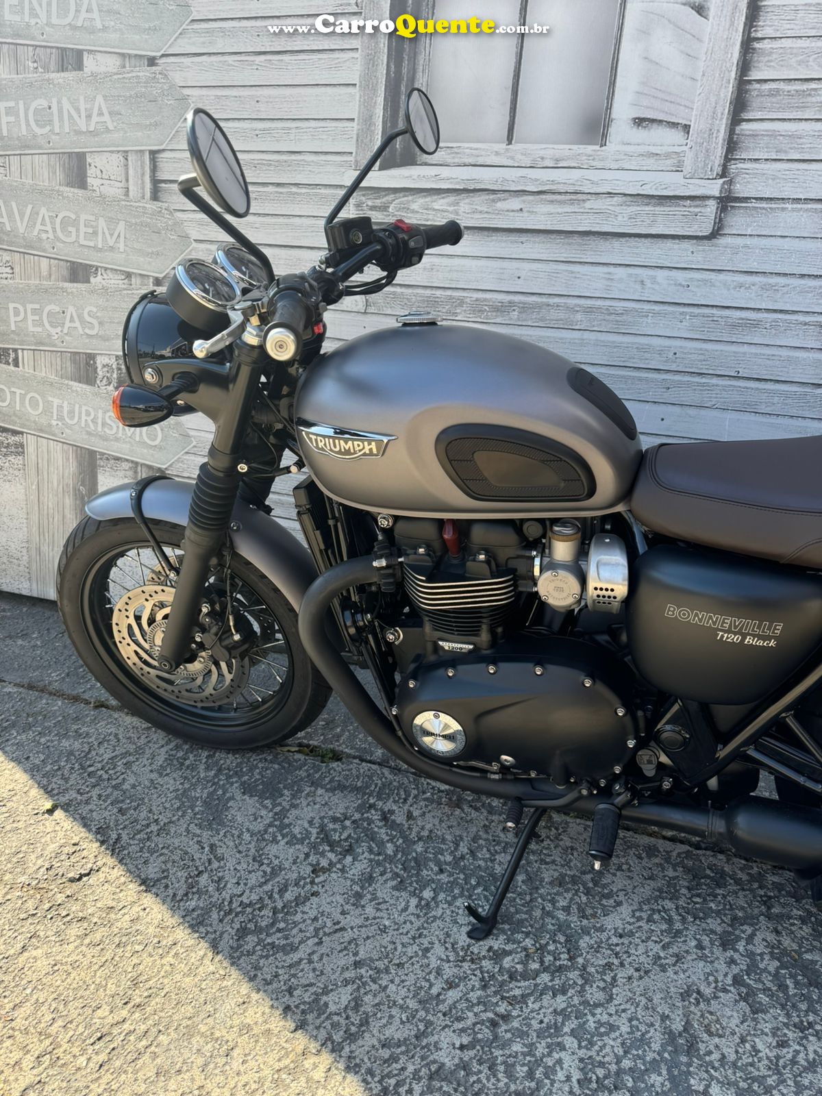 TRIUMPH BONNEVILLE T120 BLACK 1200 - Loja