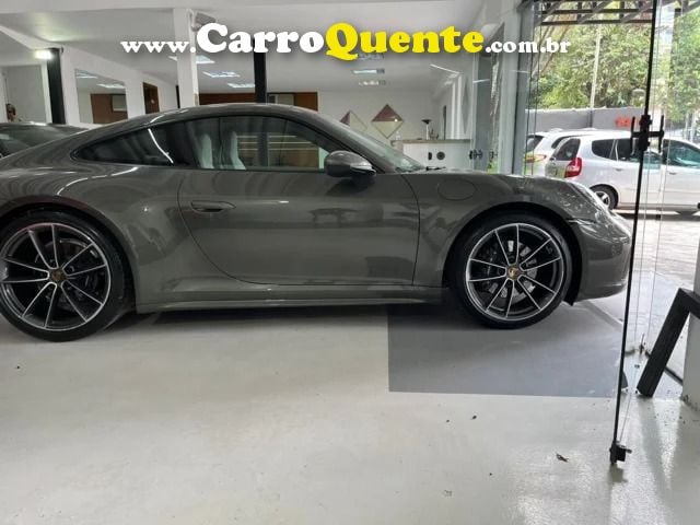 PORSCHE 911 3.0 24V H6 CARRERA 4 PDK - Loja