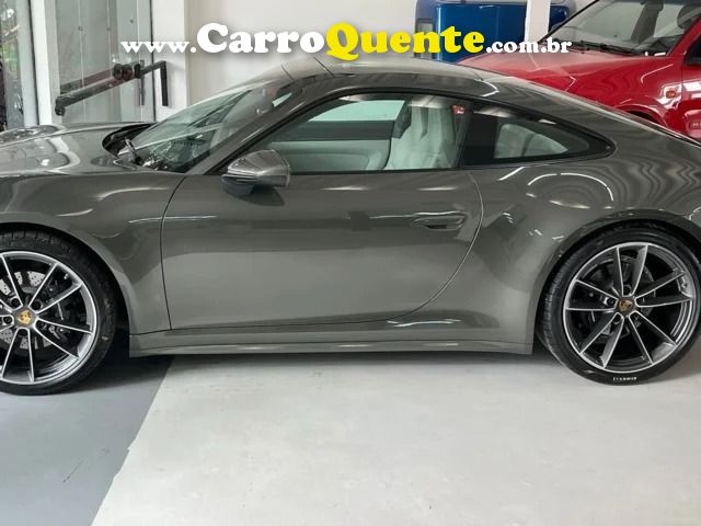 PORSCHE 911 3.0 24V H6 CARRERA 4 PDK - Loja