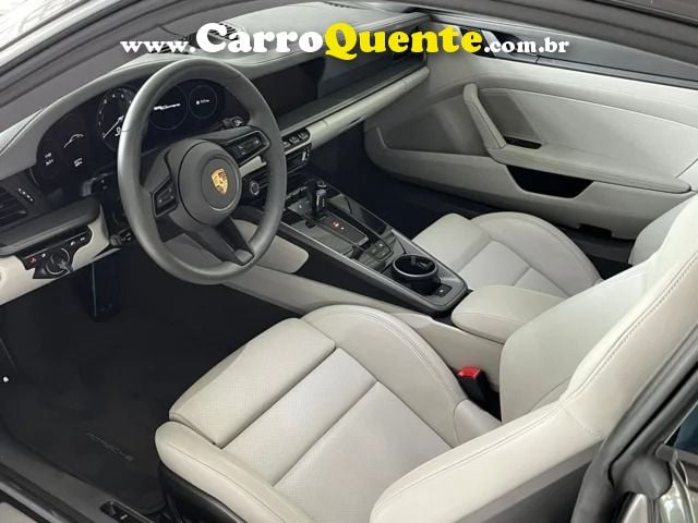 PORSCHE 911 3.0 24V H6 CARRERA 4 PDK - Loja