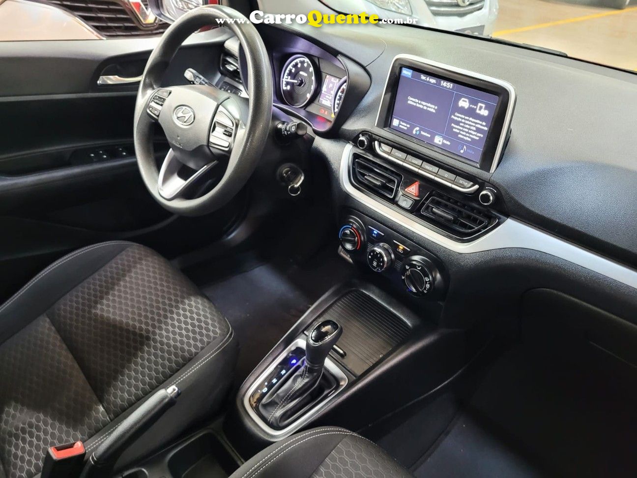 HYUNDAI HB20 1.6 VISION 16V  AUTOMATICO + MULTIMIDIA - Loja