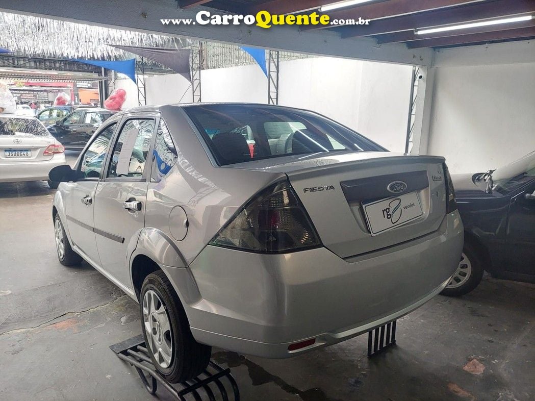 FORD FIESTA 1.6 MPI SEDAN 8V - Loja