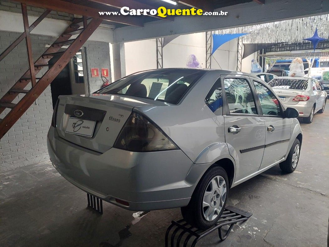 FORD FIESTA 1.6 MPI SEDAN 8V - Loja