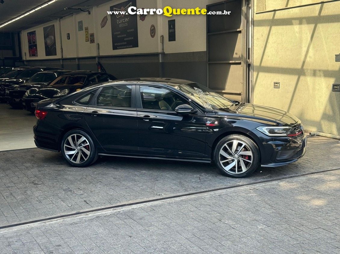 VOLKSWAGEN JETTA 2.0 350 TSI GLI DSG - Loja