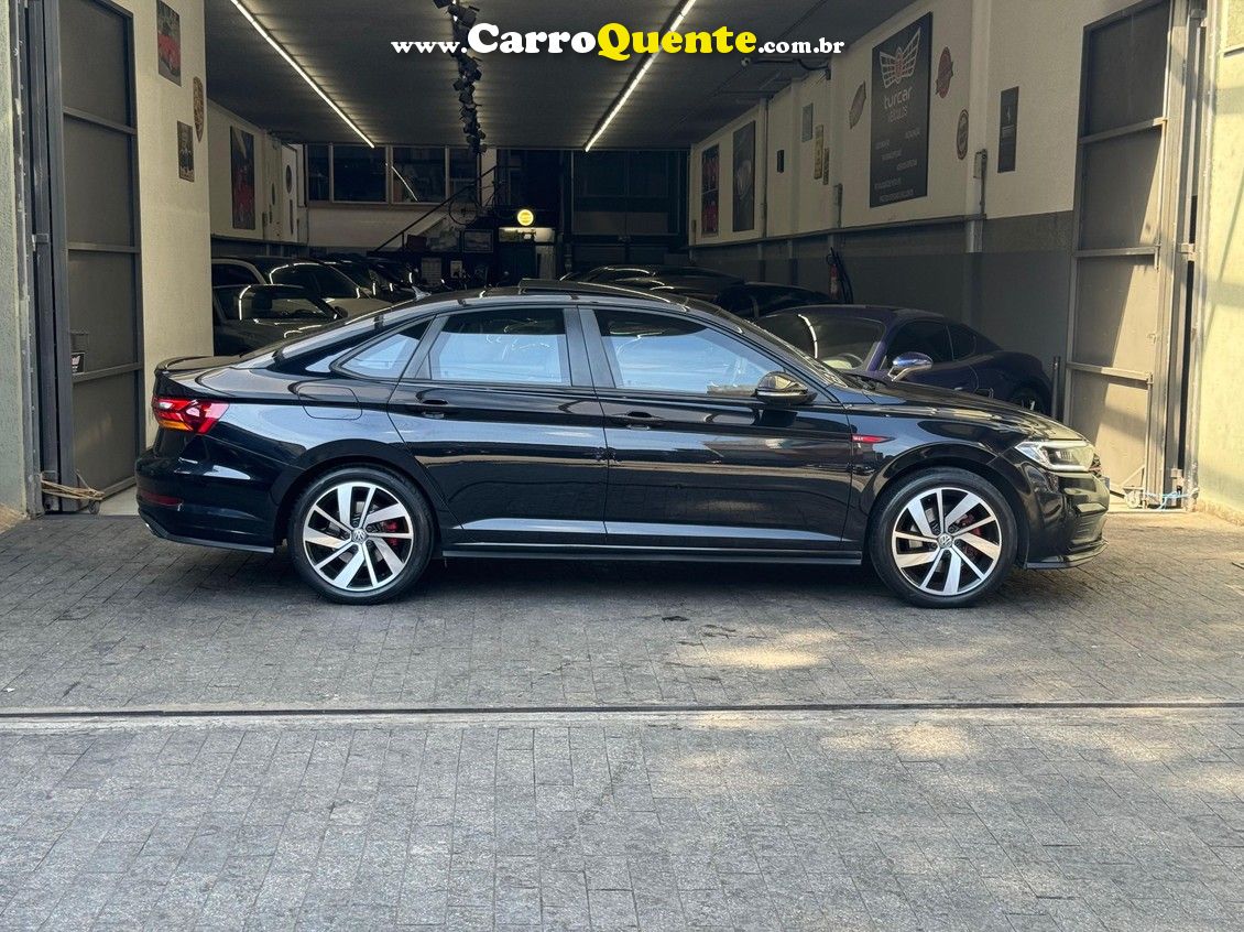 VOLKSWAGEN JETTA 2.0 350 TSI GLI DSG - Loja