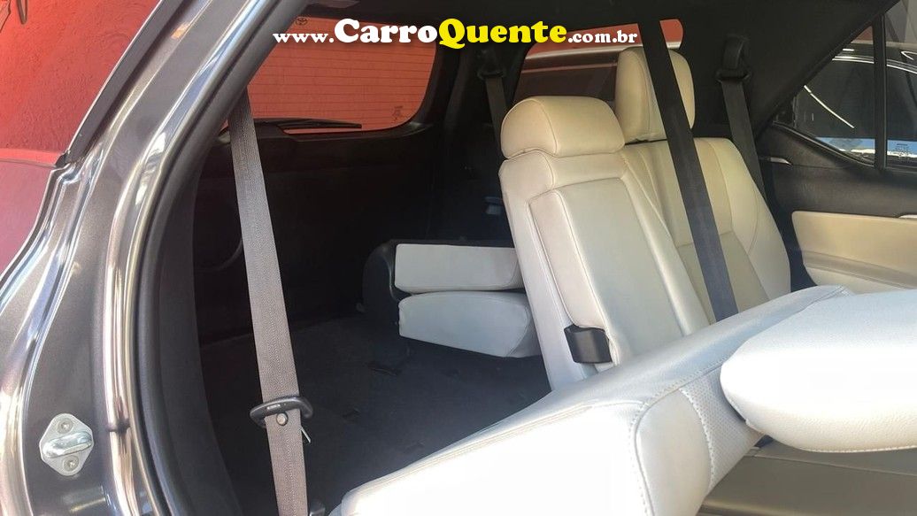 TOYOTA HILUX SW4 2.8 D-4D TURBO DIAMOND 7L 4X4 - Loja