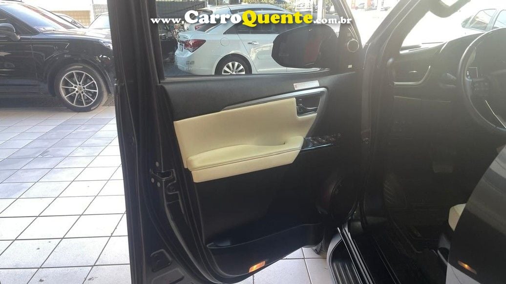 TOYOTA HILUX SW4 2.8 D-4D TURBO DIAMOND 7L 4X4 - Loja