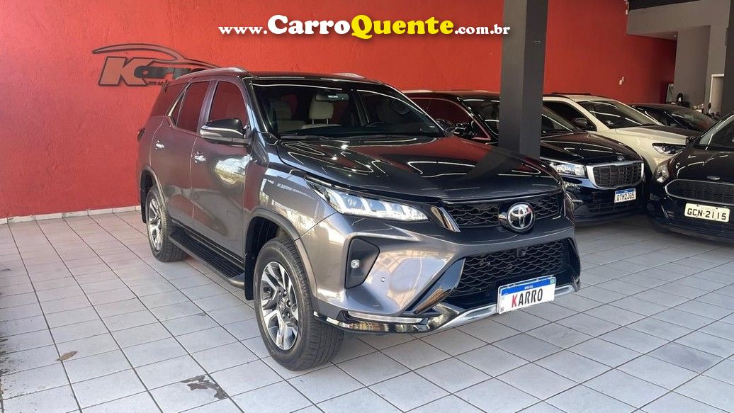 TOYOTA HILUX SW4 2.8 D-4D TURBO DIAMOND 7L 4X4 - Loja