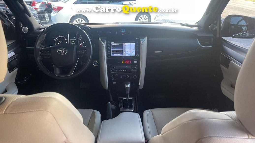 TOYOTA HILUX SW4 2.8 D-4D TURBO DIAMOND 7L 4X4 - Loja