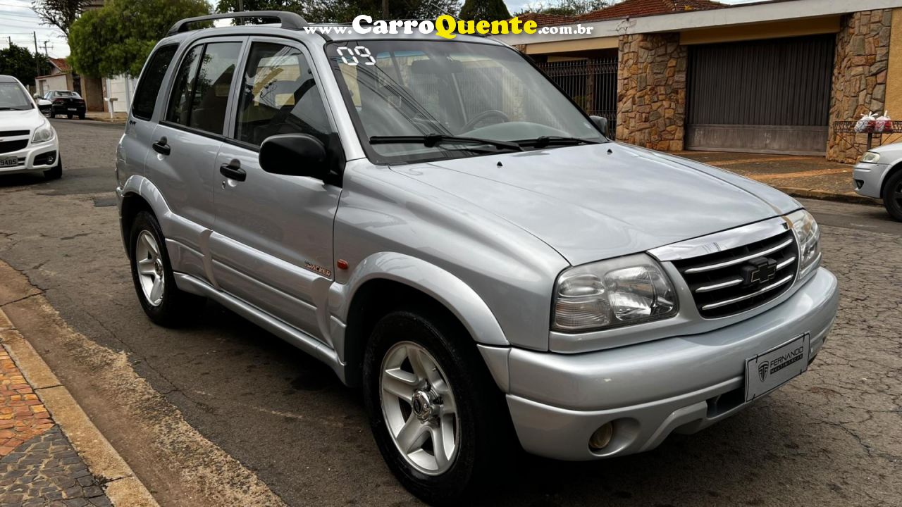 CHEVROLET   TRACKER 2.0 16V 128CV MPFI 4X4 5P   PRATA 2009 2.0 GASOLINA - Loja