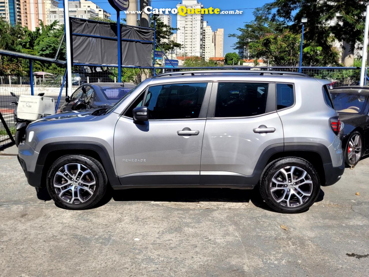 JEEP   RENEGADE LONG. T270 1.3 TB 4X2 FLEX AUT.   PRATA 2022 1.3 T FLEX - Loja