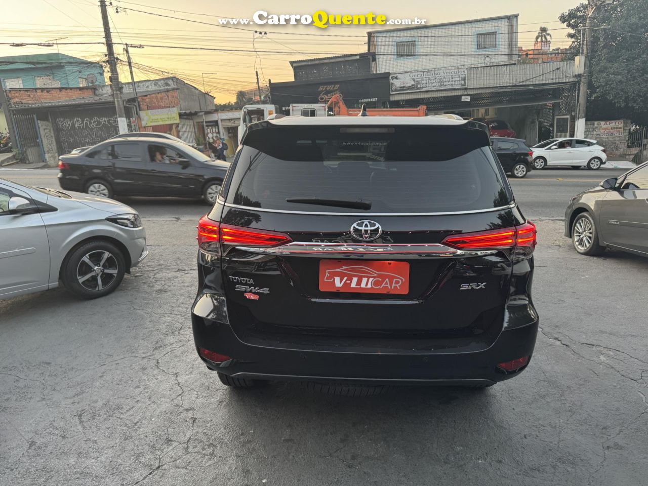 TOYOTA   HILUX SW4 SRX 4X4 2.8 TDI 16V DIES. AUT.   PRETO 2019 2.8 DIESEL - Loja