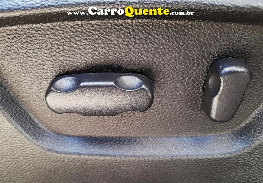 Chevrolet CAPTIVA 2.4 SIDI 16V GASOLINA 4P AUTOMÁTICO - Loja