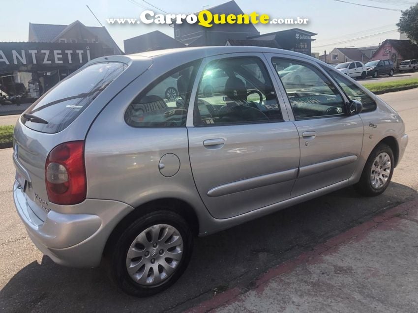 Citroen XSARA PICASSO 2.0 EXCLUSIVE 16V GASOLINA 4P AUTOMÁTICO - Loja