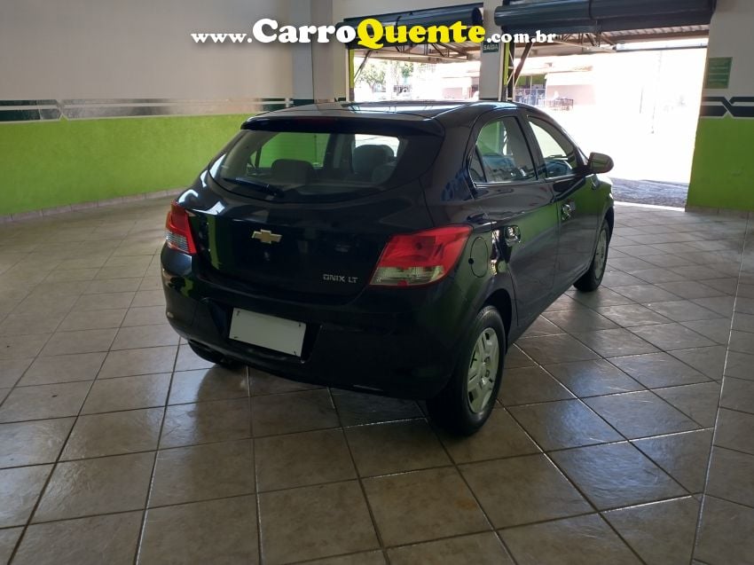 Chevrolet ONIX 1.0 MPFI LT 8V FLEX 4P MANUAL - Loja