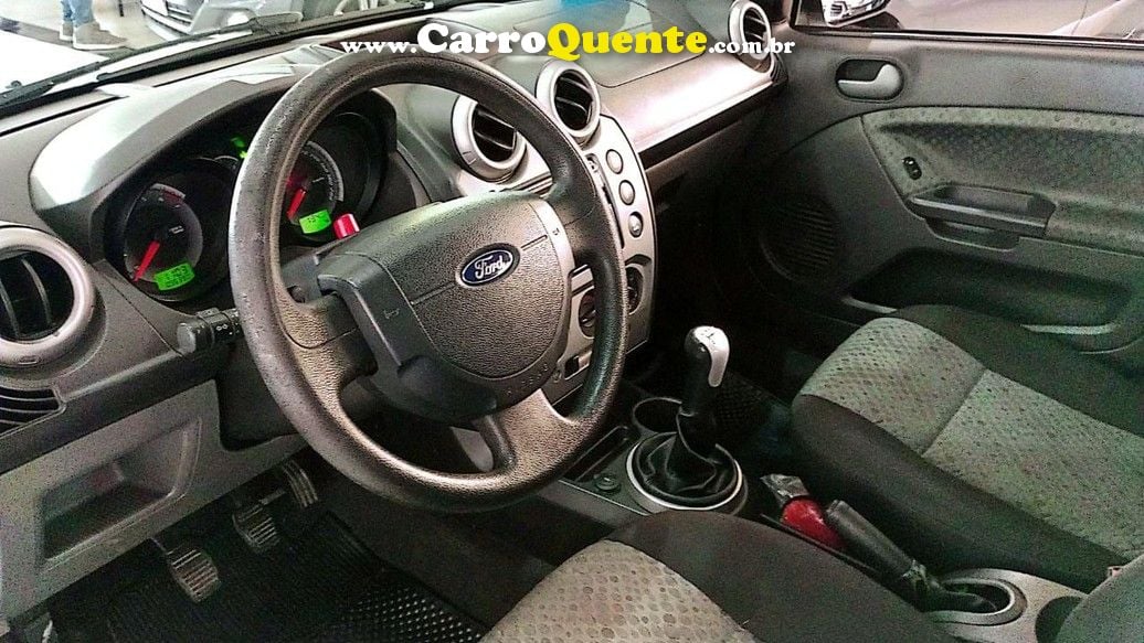 FORD FIESTA 1.6 SE SEDAN 16V - Loja