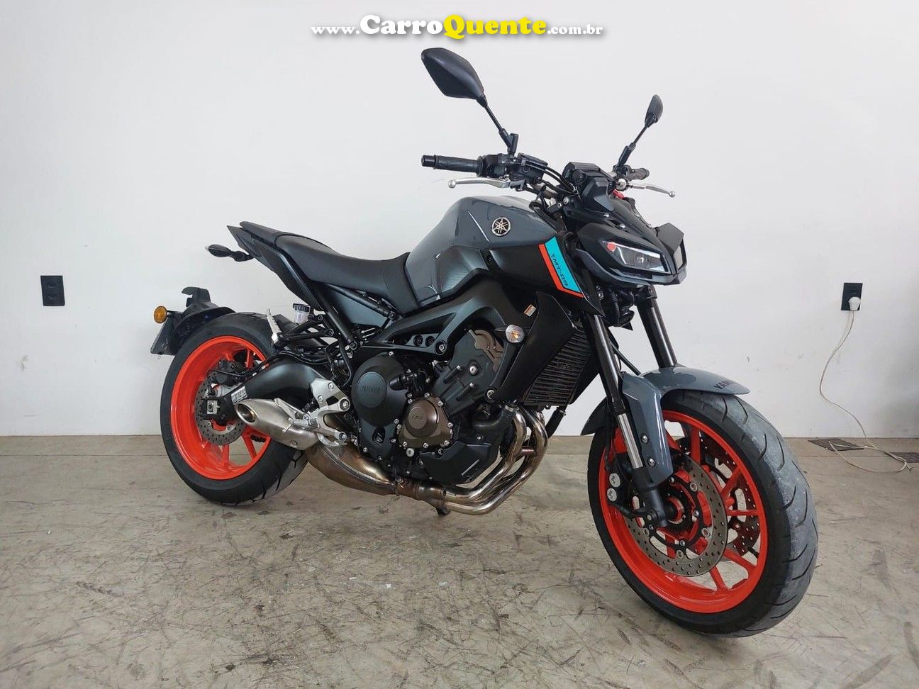 YAMAHA MT-09 - Loja