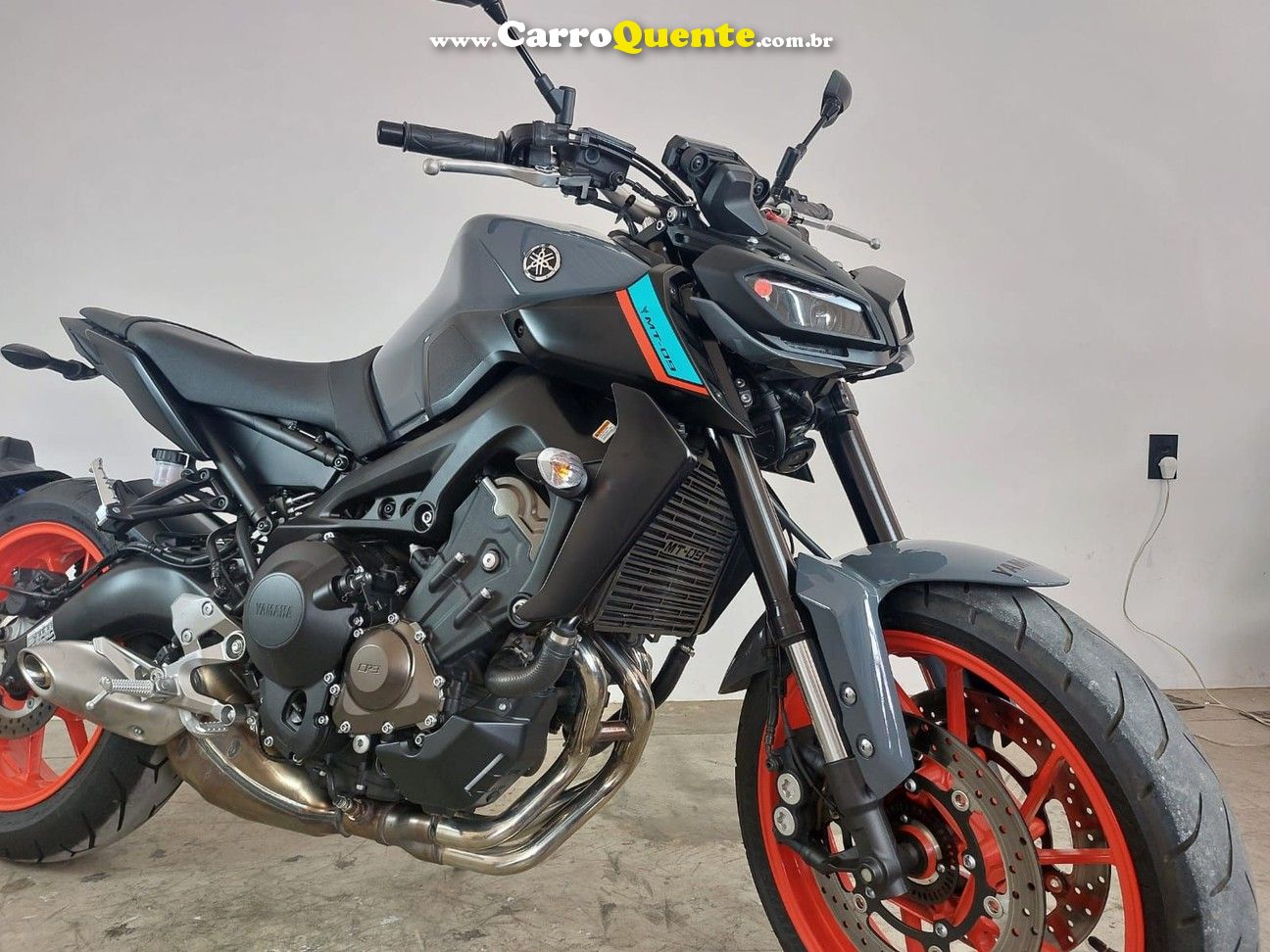 YAMAHA MT-09 - Loja