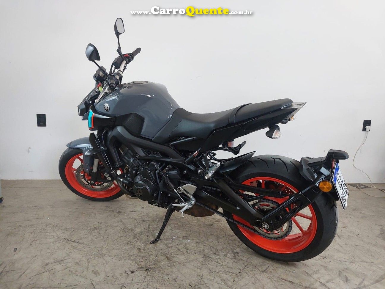 YAMAHA MT-09 - Loja