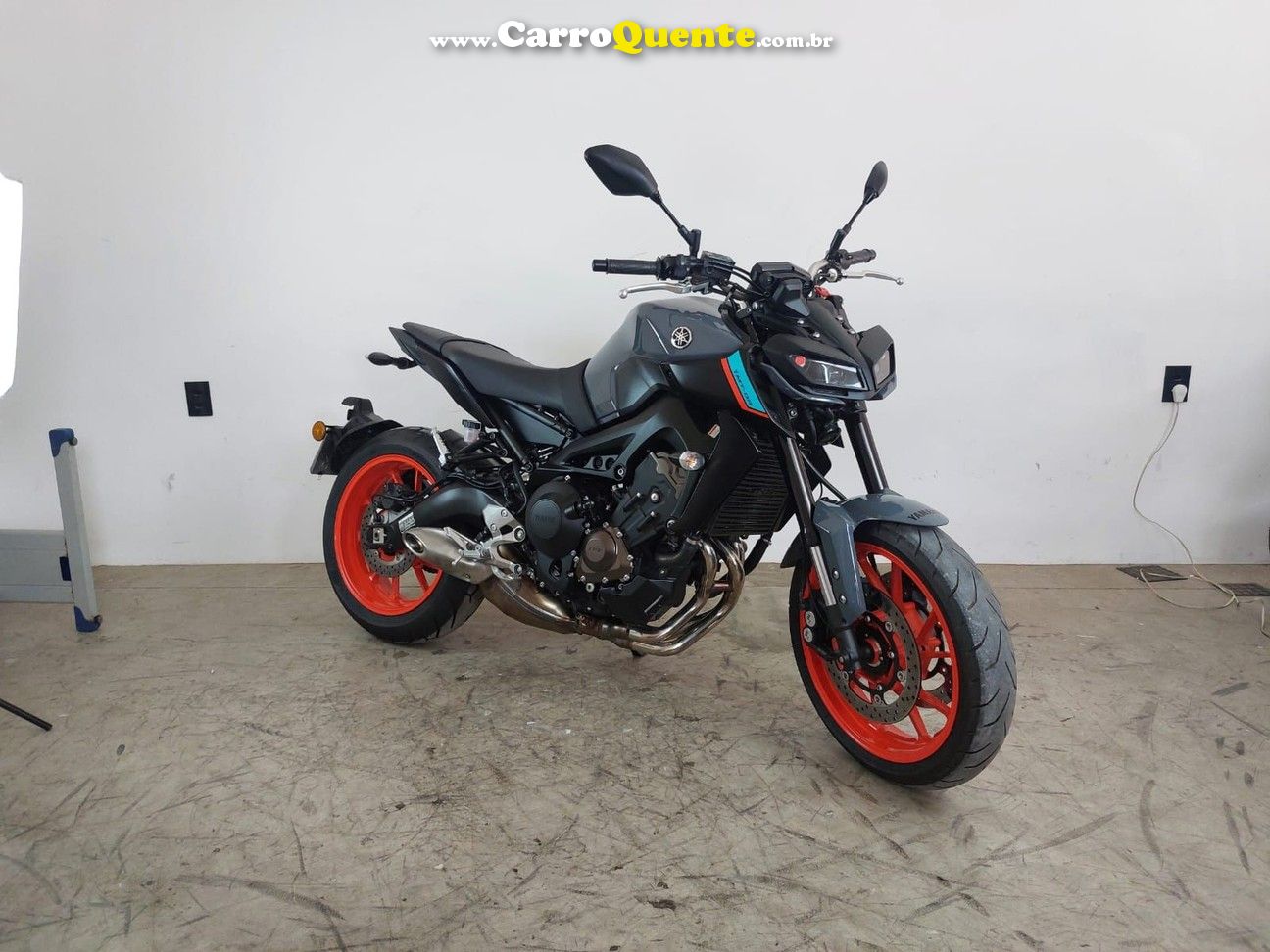 YAMAHA MT-09 - Loja