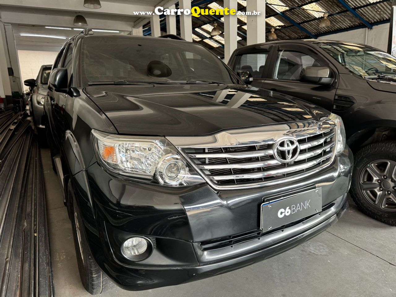 TOYOTA HILUX SW4 2.7 SR 4X2 16V - Loja