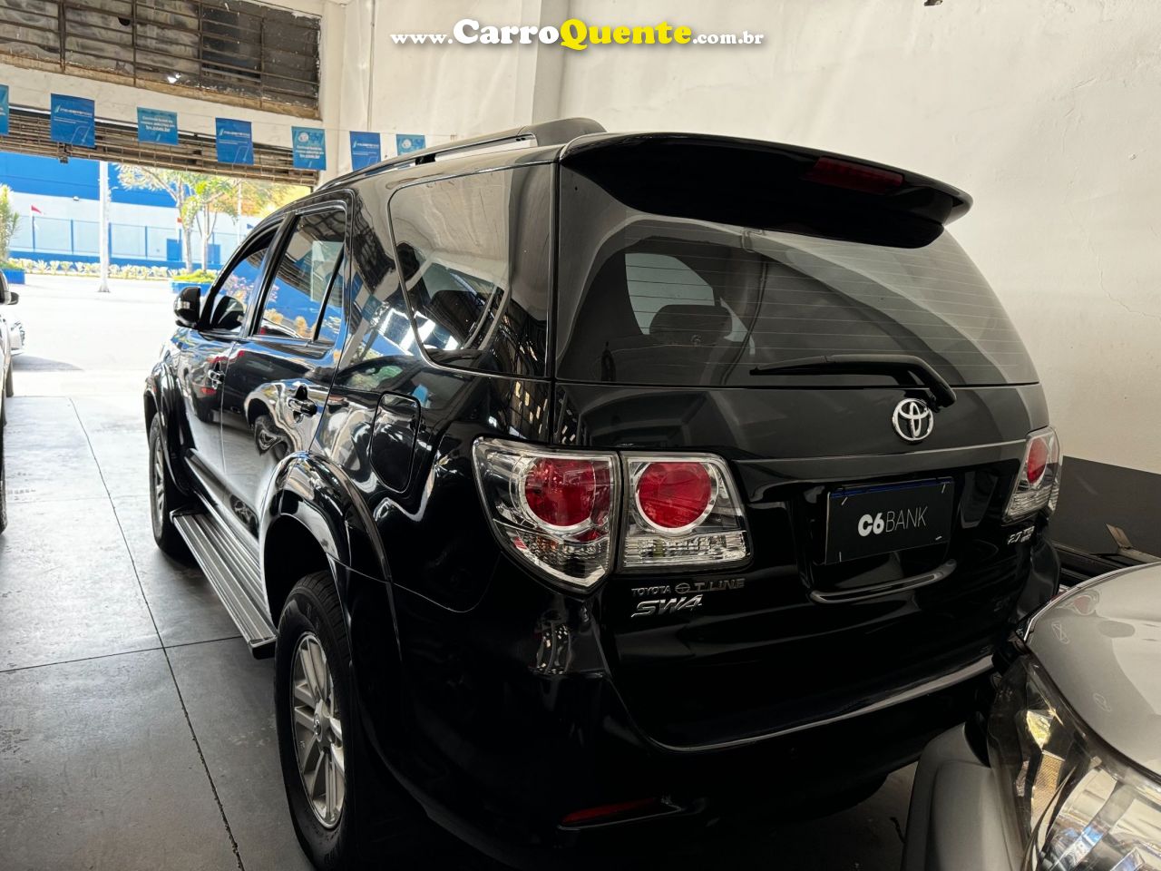 TOYOTA HILUX SW4 2.7 SR 4X2 16V - Loja