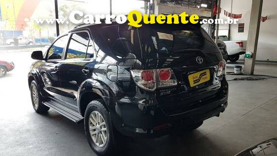 TOYOTA HILUX SW4 2.7 SR 4X2 16V - Loja