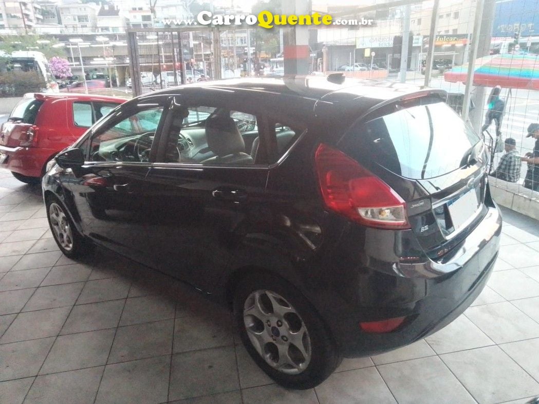 FORD FIESTA 1.6 SE HATCH 16V - Loja