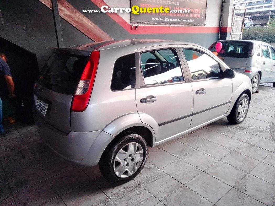 FORD FIESTA 1.0 MPI PERSONNALITÉ 8V - Loja