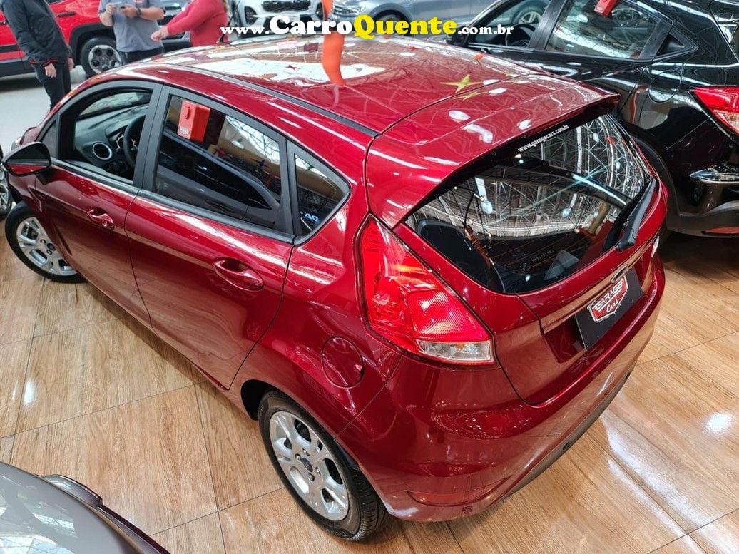 FIESTA 1.6 SEL HATCH SÓ 56 MIL KM - Loja