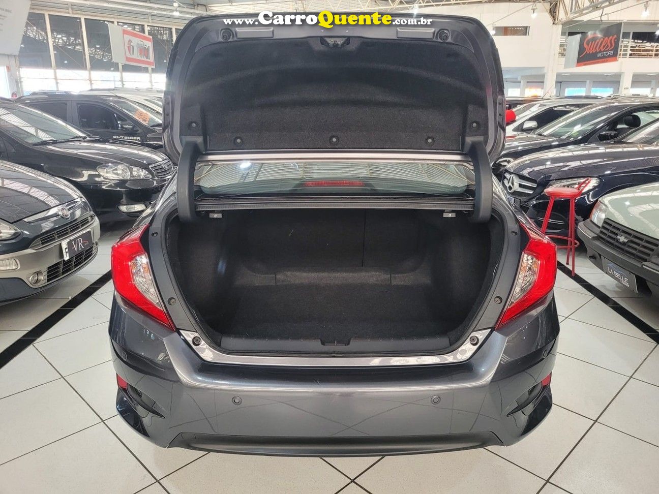 HONDA CIVIC 2.0 16V EXL 2018 MUITO NOVO KM 50.000 !! - Loja