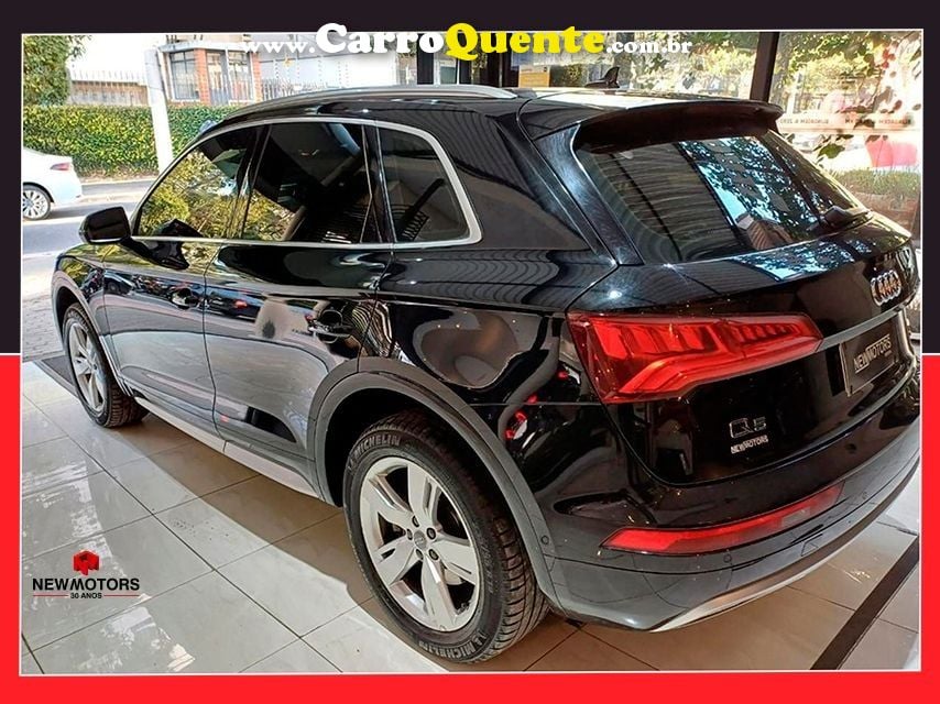 AUDI Q5 2.0 TFSI AMBIENTE - Loja