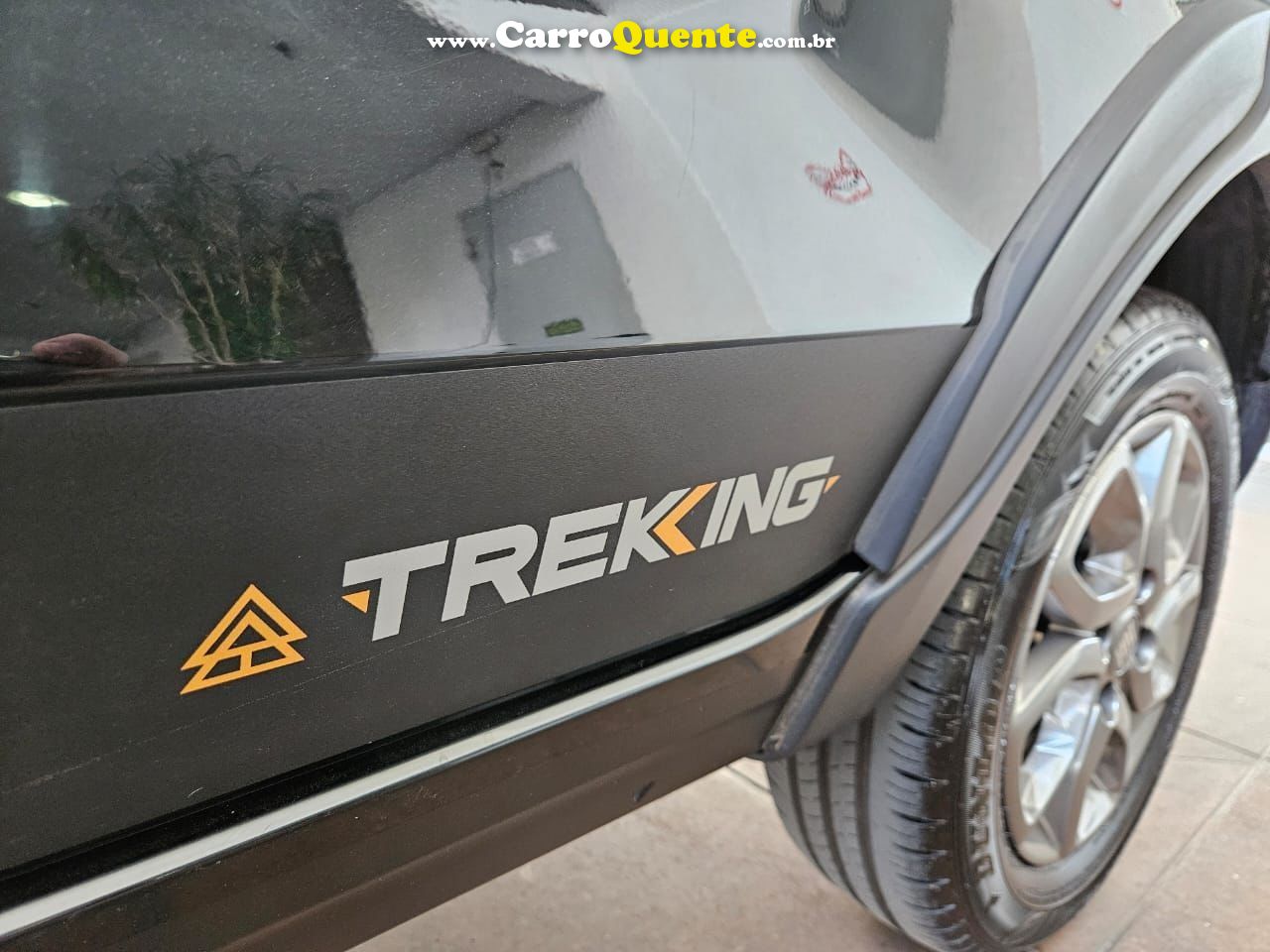 FIAT MOBI 1.0 EVO TREKKING - Loja